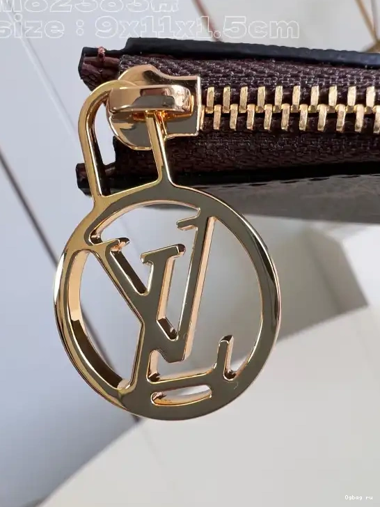 Lisa Louis Wallet Vuitton 0508